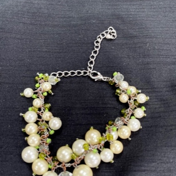 PEARL AND PERIDOT BOUTIQUE CUSTOM BRACELET - Picture 3 of 3